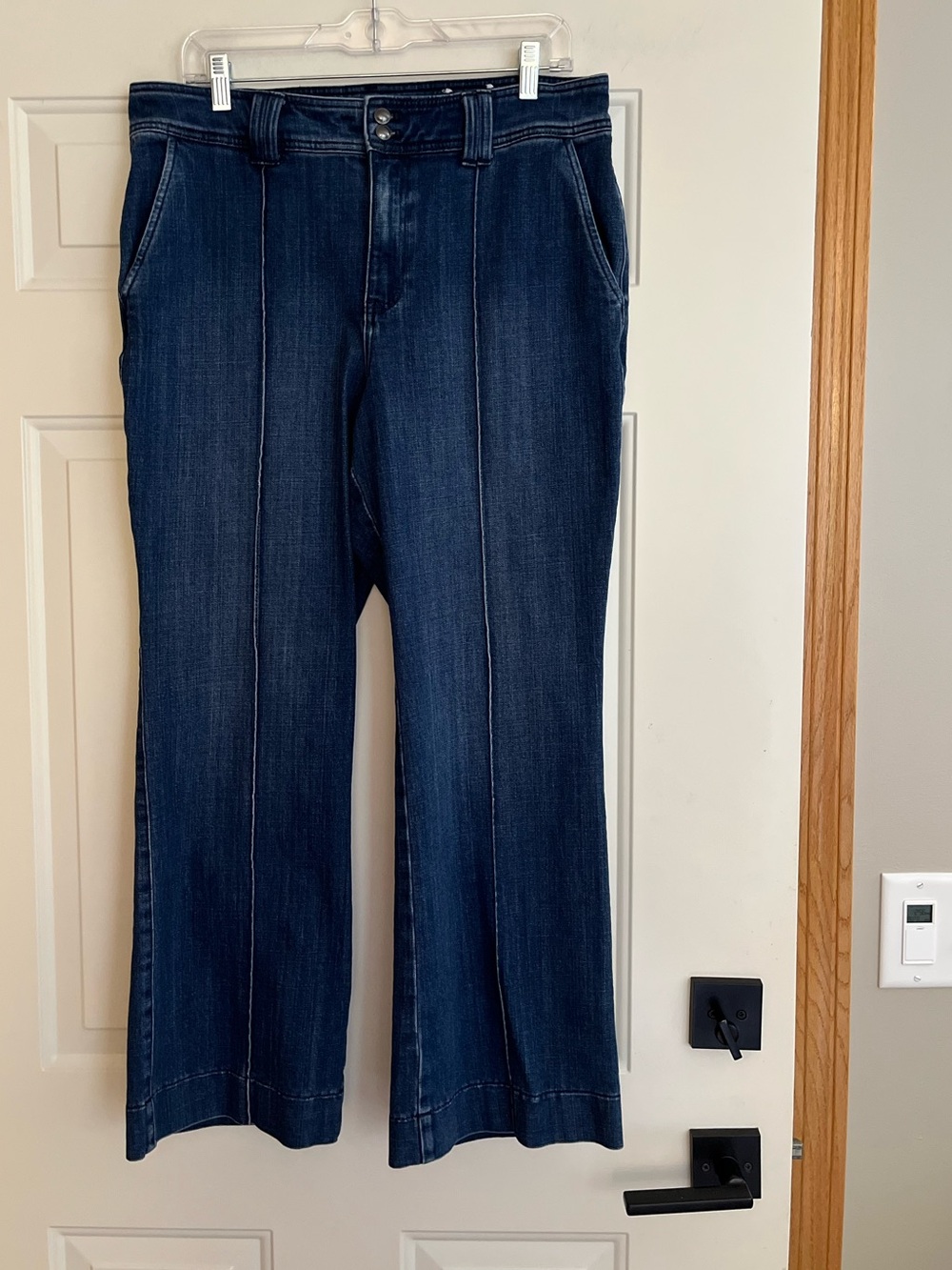 Women’s Talbots flare leg pintuck high waist lapis wash denim jean. Size 12P